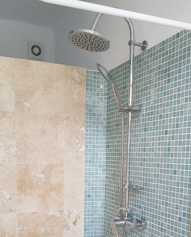 Old Town Apartament Apartment Targoviste Bagian luar foto