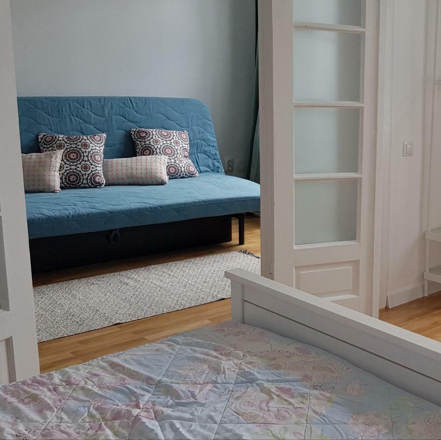 Old Town Apartament Apartment Targoviste Bagian luar foto