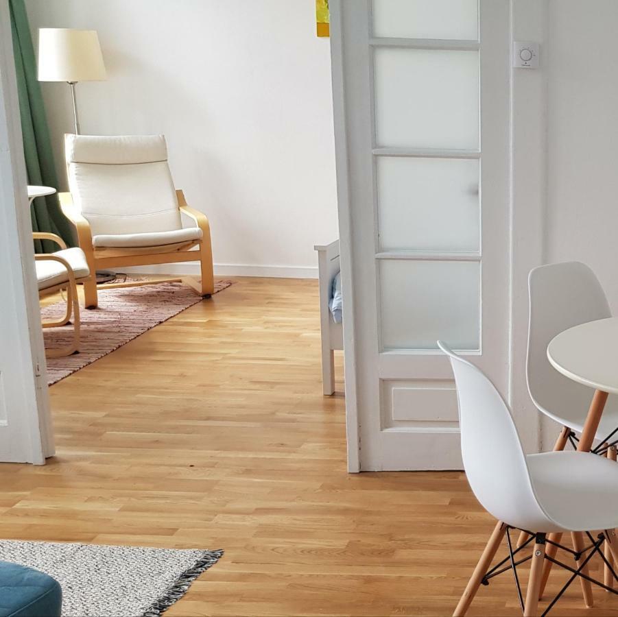 Old Town Apartament Apartment Targoviste Bagian luar foto